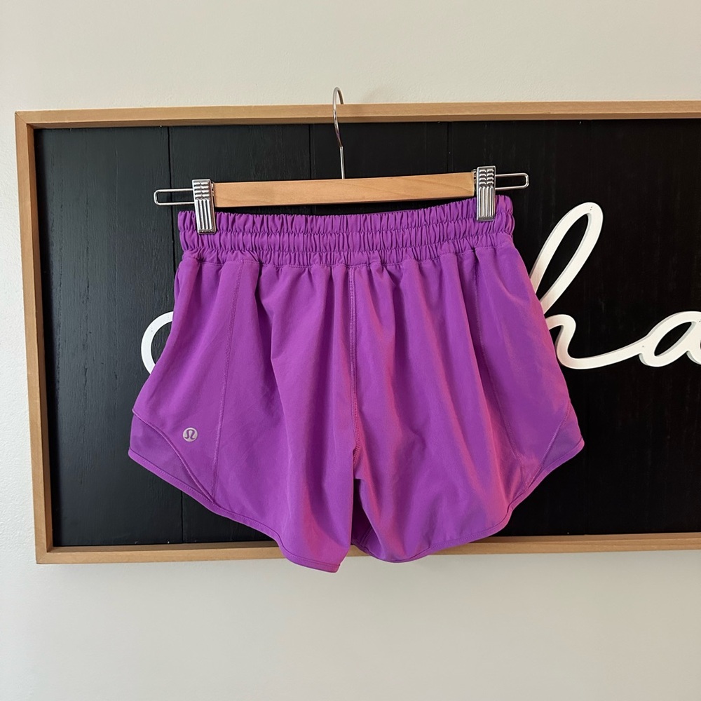 Lululemon Hotty Hot LR Short 4”